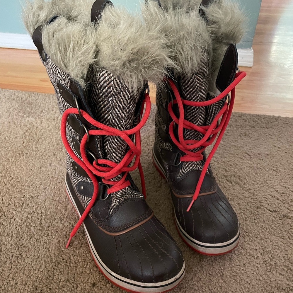Sorel Tofino Chevron Waterproof Boots